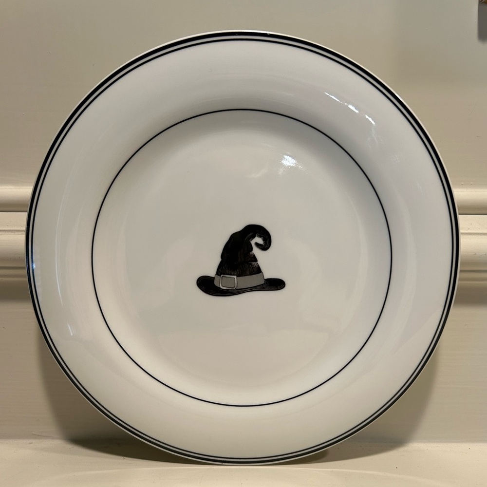 Grandinroad Halloween Icon Plates - Set of 4 - Picture 7 of 9